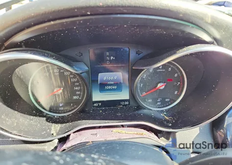 2016 Mercedes-Benz C 300 z USA, uszkodzony, nr VIN 55SWF4JB3GU123799